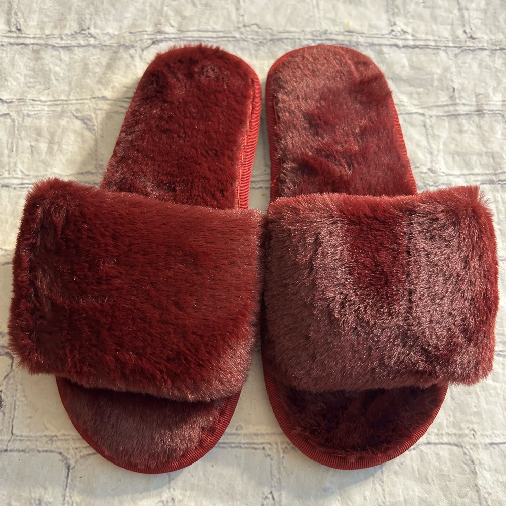 YILANLAN WOMEN’S BURGUNDY PLUSH SLIPPERS SIZE 38-39